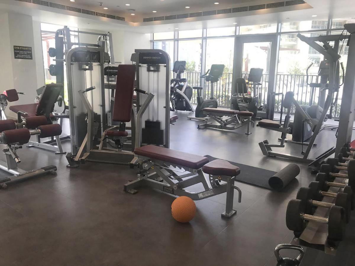 Elegant With Balcony Minutes From Burj Khalifa Apartment