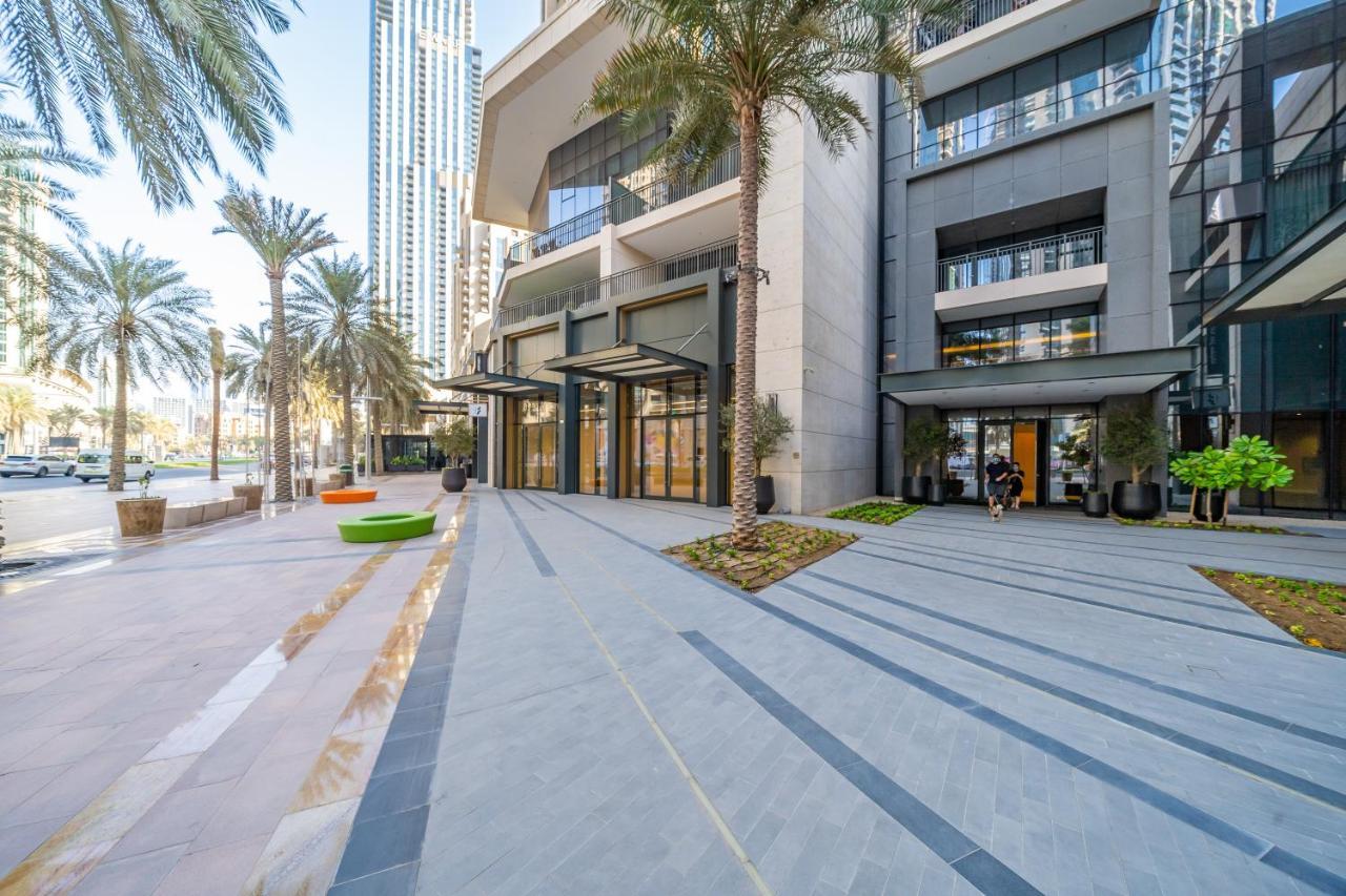 Elegant With Balcony Minutes From Burj Khalifa Apartment Dubai